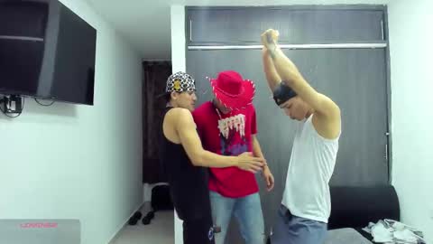 Snapshot of hot_sexmature chatting on November 23, 11:15 pm Vanesa Oliver and Andrew online show from November 23, 11:15 pm