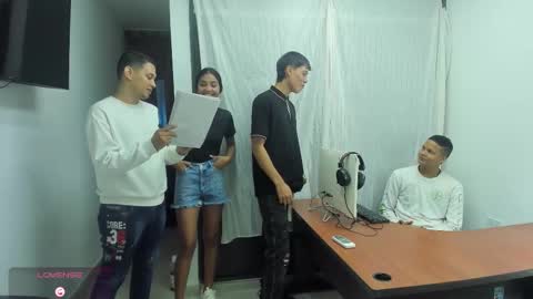 Snapshot of hot_sexmature chatting on November 28, 11:46 am Vanesa Oliver and Andrew online show from November 28, 11:46 am