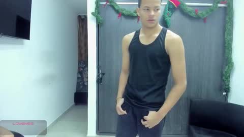 Snapshot of hot_sexmature chatting on December 19, 11:28 am Vanesa Oliver and Andrew online show from December 19, 11:28 am