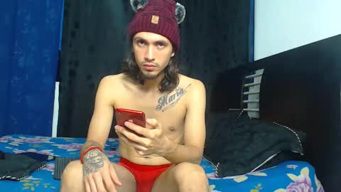 Snapshot of hot_sharks__ chatting on November 10, 10:36 am Hot Sharks online show from November 10, 10:36 am