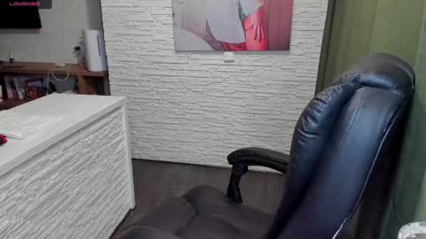 Snapshot of hot_squirtgirl chatting on December 12, 5:20 am Vasilisa online show from December 12, 5:20 am