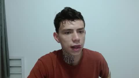 Snapshot of hot_teo_ chatting on November 28, 11:02 am Mateo online show from November 28, 11:02 am