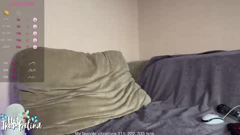 Snapshot of hot_thumbelina chatting on February 27, 12:02 pm Hot Thumbelina online show from February 27, 12:02 pm