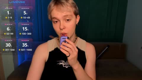 hot_twinkboy online show from February 5, 3:31 pm