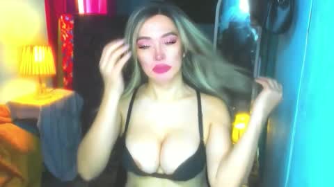 T A N Y A online show from November 17, 11:54 pm