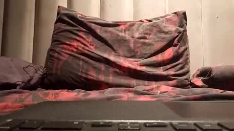 Snapshot of hotbeast00 chatting on December 14, 8:02 pm hotbeast00 online show from December 14, 8:02 pm