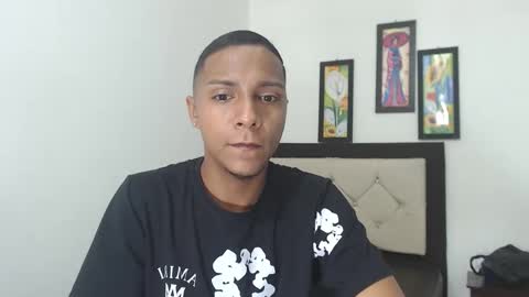 Snapshot of hotboyluxe chatting on February 18, 2:51 am hotboyluxe online show from February 18, 2:51 am