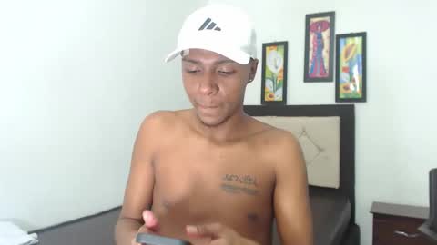 Snapshot of hotboyluxe chatting on February 27, 3:17 am hotboyluxe online show from February 27, 3:17 am