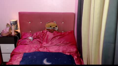 Snapshot of hotbunny_12 chatting on December 26, 9:47 pm Kylie online show from December 26, 9:47 pm