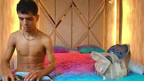 hotcouple_222 online show from December 4, 7:17 am