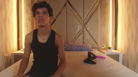 hotcouple_222 online show from March 20, 7:46 am