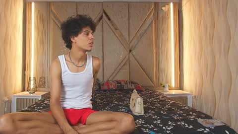 hotcouple_222 online show from May 27, 1:30 pm
