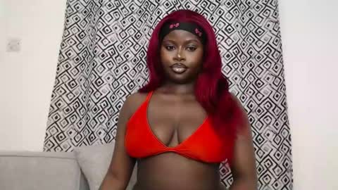Snapshot of hotcurvykeisha chatting on October 21, 5:41 am Hotcurvykeisha online show from October 21, 5:41 am