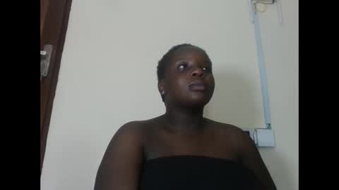 Snapshot of hotebbbyy chatting on December 16, 6:32 am EBBY online show from December 16, 6:32 am