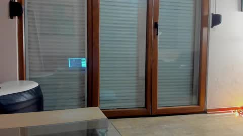 Snapshot of hotel77777 chatting on February 7, 9:48 pm Erika online show from February 7, 9:48 pm