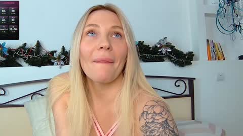 Snapshot of hotel_california_ chatting on January 23, 8:36 am Anna 23 Archie 25 online show from January 23, 8:36 am