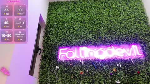 Snapshot of hotfallingdevil chatting on December 16, 4:17 am hotfallingdevil online show from December 16, 4:17 am