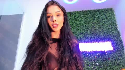 hotfallingdevil online show from February 6, 6:18 am