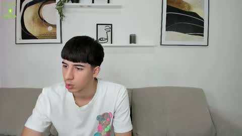 Snapshot of hotflirtyfella chatting on September 14, 5:28 am QUENTIN online show from September 14, 5:28 am