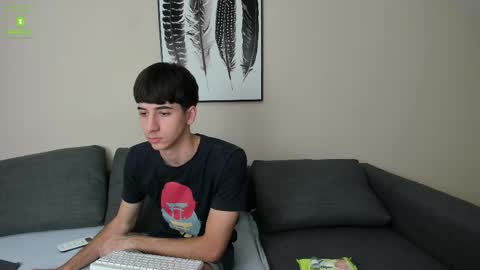 Snapshot of hotflirtyfella chatting on September 21, 5:31 am QUENTIN online show from September 21, 5:31 am