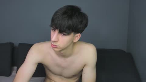 Snapshot of hotflirtyfella chatting on December 14, 6:41 am QUENTIN online show from December 14, 6:41 am