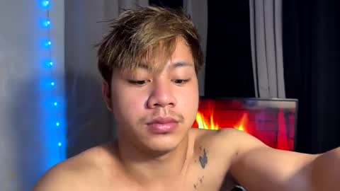 Snapshot of hotfucker_drei chatting on November 16, 8:36 pm hotfucker_drei online show from November 16, 8:36 pm