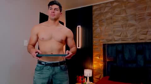 Snapshot of hotfuckers4uu chatting on October 22, 7:35 pm felipe marcello online show from October 22, 7:35 pm