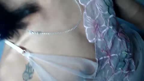 hotgirl_krisxx online show from September 20, 6:36 am