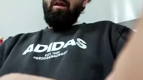 Snapshot of hotitalianboy218174 chatting on November 18, 12:16 am Italiaboy online show from November 18, 12:16 am