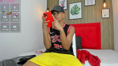 Snapshot of hotkoljeixxx chatting on December 5, 3:26 am Hotkoljei online show from December 5, 3:26 am