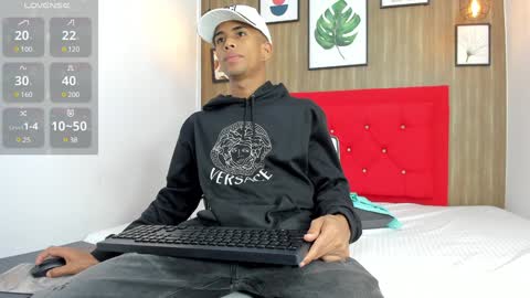 Snapshot of hotkoljeixxx chatting on December 17, 3:17 am Hotkoljei online show from December 17, 3:17 am