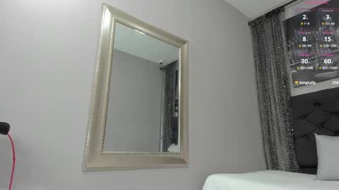 Snapshot of hotkoljeixxx chatting on February 1, 2:37 am Hotkoljei online show from February 1, 2:37 am