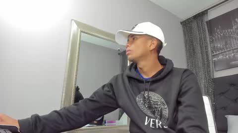 Snapshot of hotkoljeixxx chatting on February 5, 3:34 am Hotkoljei online show from February 5, 3:34 am