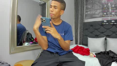 Snapshot of hotkoljeixxx chatting on February 9, 4:04 am Hotkoljei online show from February 9, 4:04 am