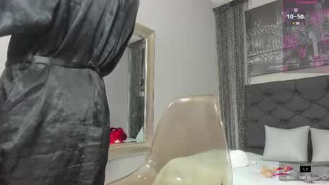 Snapshot of hotkoljeixxx chatting on February 18, 3:53 am Hotkoljei online show from February 18, 3:53 am