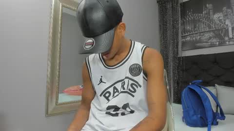 Snapshot of hotkoljeixxx chatting on February 20, 3:45 am Hotkoljei online show from February 20, 3:45 am