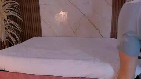 hotlovestory online show from April 18, 12:20 pm