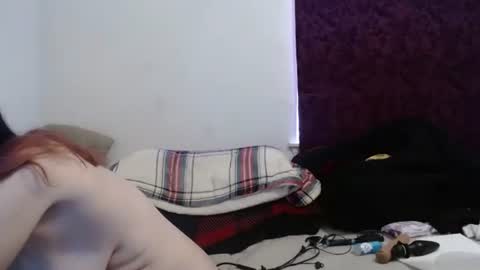 Snapshot of hotmodel1984 chatting on December 6, 4:49 pm hotmodel1984 online show from December 6, 4:49 pm