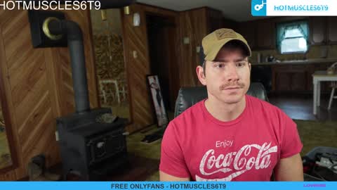 Snapshot of hotmuscles6t9 chatting on February 5, 4:03 pm hotmuscles6t9 online show from February 5, 4:03 pm