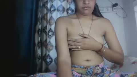 lola online show from April 13, 11:59 am