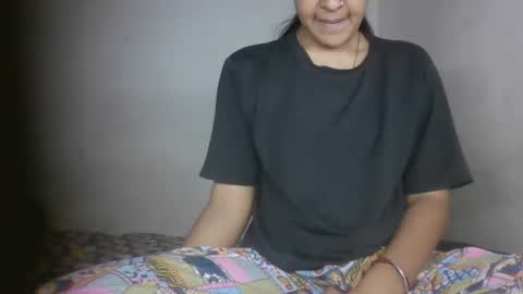 lola online show from April 30, 4:08 am