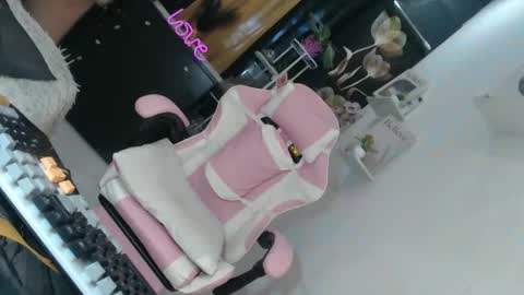 RHICAH online show from April 7, 11:04 pm