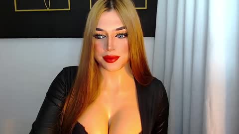 STELLA online show from December 4, 9:35 pm