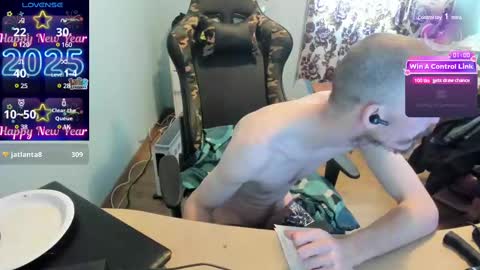 Snapshot of hotsummer1996 chatting on March 8, 3:35 pm hot online show from March 8, 3:35 pm