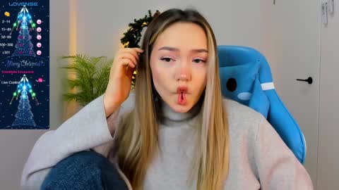 hello Im Eva online show from December 24, 8:33 am