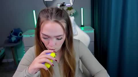 hello Im Eva online show from September 20, 4:41 pm