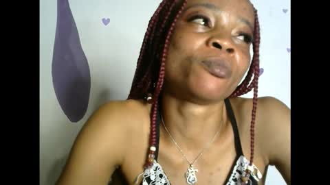 Snapshot of hottie_baddie14 chatting on November 12, 12:11 am hottie baddie14 online show from November 12, 12:11 am