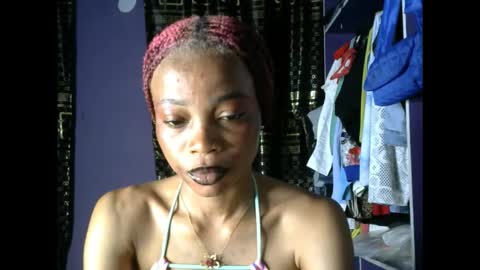 Snapshot of hottie_baddie14 chatting on November 15, 10:04 pm hottie baddie14 online show from November 15, 10:04 pm