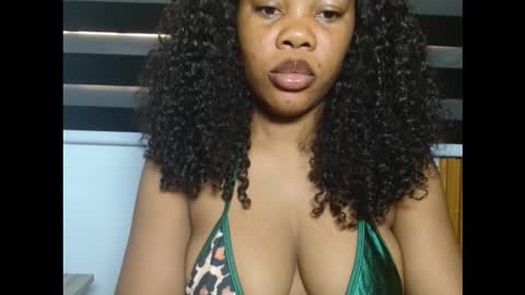 hotty_lora889 online show from October 2, 7:37 am