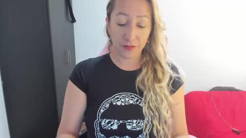 hottychrystal online show from February 12, 2:56 pm